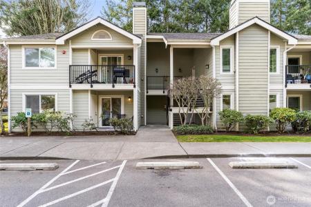 6525 200th Street , 101, Lynnwood, Washington 98036, USA