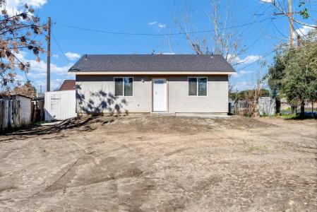 863 E Date Avenue, Porterville, California 93257
