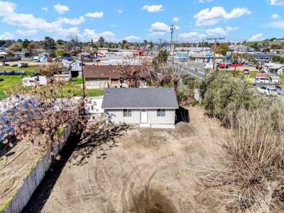 863 E Date Avenue, Porterville, California 93257