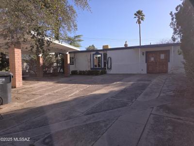 1329 W Camino De La Paloma, Nogales, Arizona 85621, USA