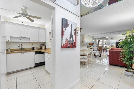 5660 SW 3 Place #116, Margate, Floride 33068, États-Unis