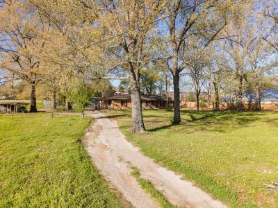 5206 Lotus Lane, Lufkin, Texas 75904, USA