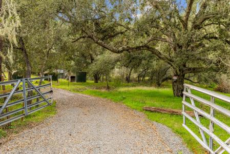 28750 Underwood Road, Salinas, California 93908, USA