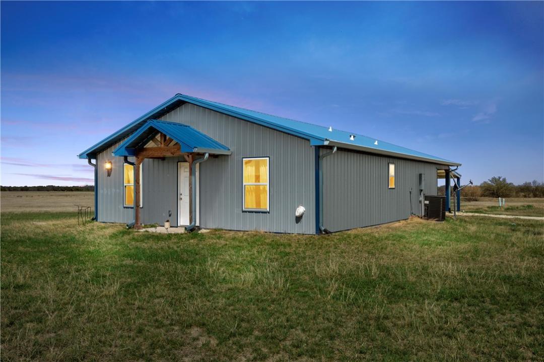736 County Road 478, Lott, Texas 76656