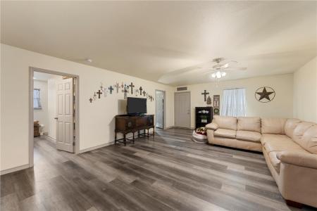 736 County Road 478, Lott, Texas 76656