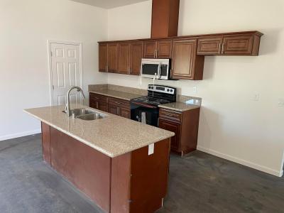 2018 E Seeger Avenue, Visalia, Califórnia 93292, Estados Unidos