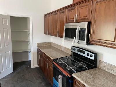 2018 E Seeger Avenue, Visalia, Califórnia 93292, Estados Unidos