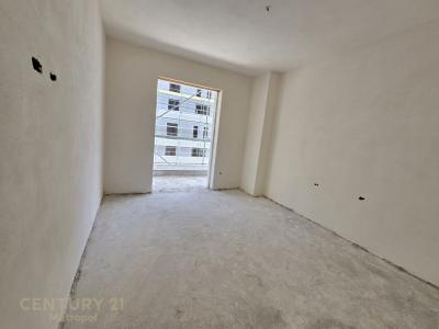 Qendra Tregtare QTU, Tirana, ألبانيا
