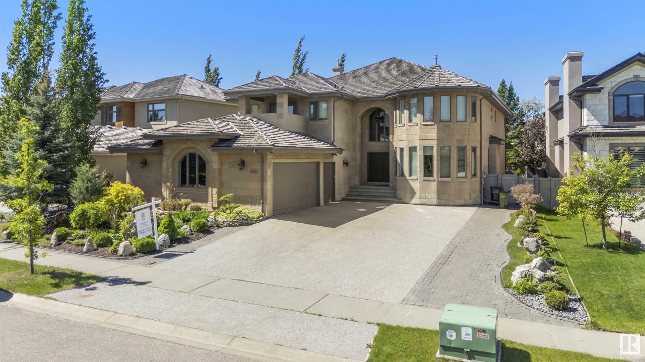 4835 MACTAGGART CREST CREST NW, Edmonton, Alberta T6R 3G5, Canada
