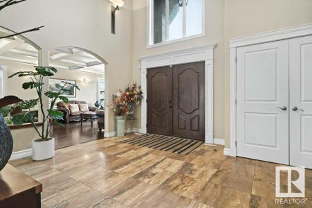 4835 MACTAGGART CREST CREST NW, Edmonton, Alberta T6R 3G5, Canada