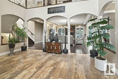 4835 MACTAGGART CREST CREST NW, Edmonton, Alberta T6R 3G5, Canada