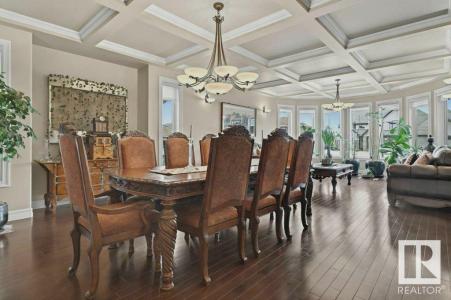 4835 MACTAGGART CREST CREST NW, Edmonton, Alberta T6R 3G5, Canada