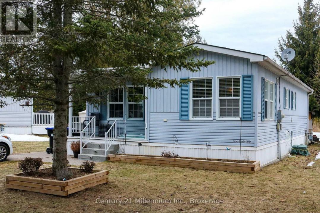 3 ST JAMES PLACE, Wasaga Beach, אונטריו L9Z 3A8, קנדה