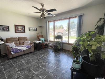 608 2ND STREET W, Meadow Lake, Saskatchewan S9X 1E1, Canada