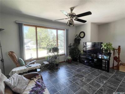 608 2ND STREET W, Meadow Lake, Saskatchewan S9X 1E1, Canada