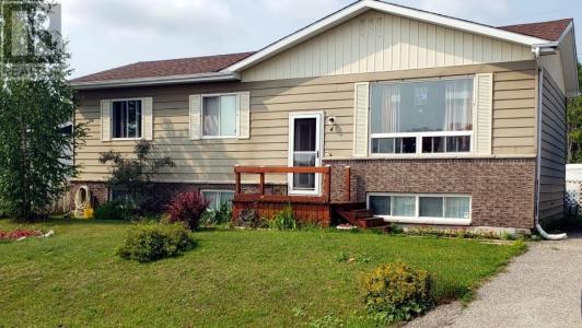4 FISHER AVE, Manitouwadge, Ontario P0T 2C0, Canada