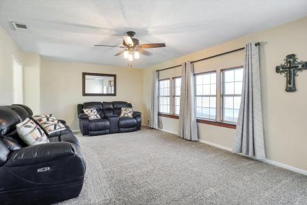 305 Cheyenne Drive, Runaway Bay, Texas 76426