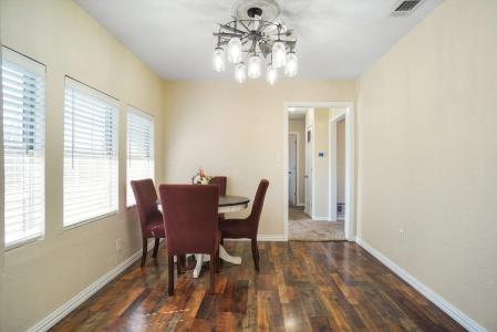 305 Cheyenne Drive, Runaway Bay, Texas 76426