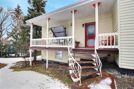 493 Rue de l'Église, Pohénégamook, Quebec G0L 1J0, CANADÁ