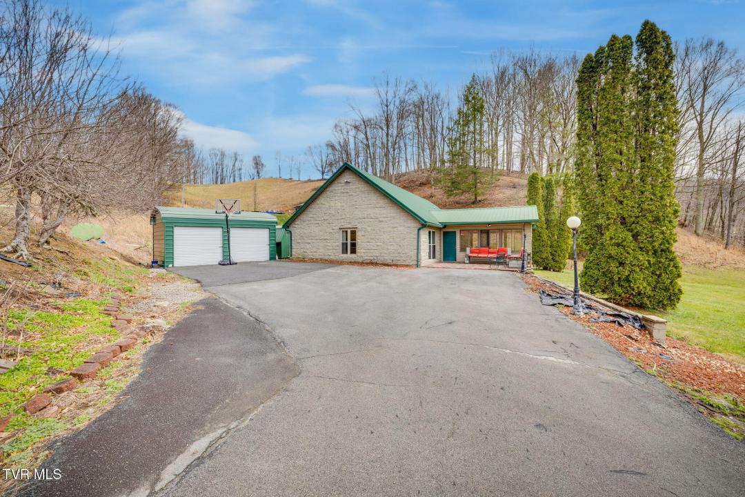 335 Shell Creek Road, Roan Mountain, Tennessee 37687, États-Unis