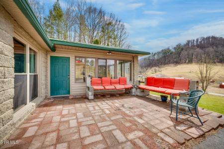 335 Shell Creek Road, Roan Mountain, Tennessee 37687, États-Unis