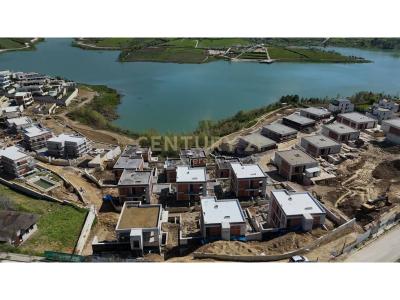 Liqeni i Farkës, Tirana, Albania