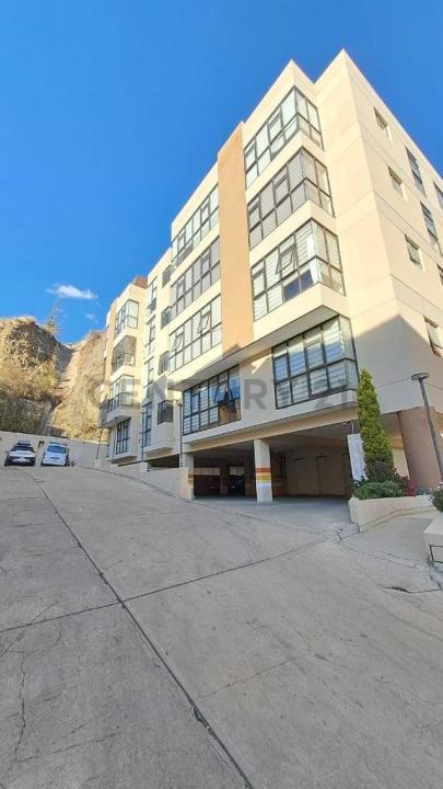 Calle 34 Condominio Habelverg Zona Achumani , La Paz, La Paz 00001, Bolivia