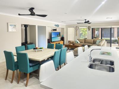 43 Martin Cct, Tea Gardens, NSW 2324, Australia