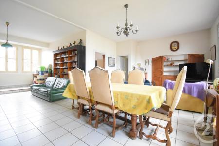 Bellerive Sur Allier, Auvernia 03700, Francia