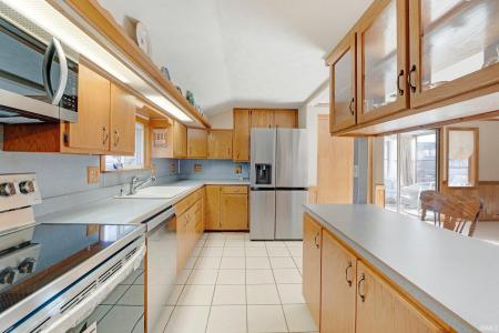 5540 N Willow Avenue, Columbia City, Indiana 46725-9322