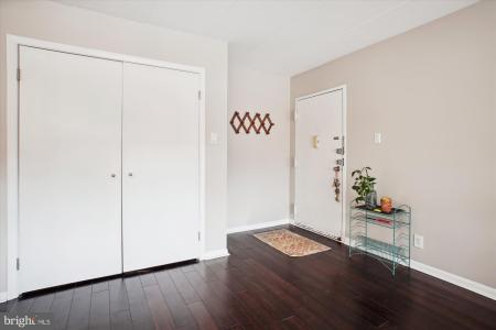 6220 Edsall Road Unit# 301, Alexandria, Wirginia 22312, USA