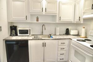 2841 Somerset Drive Unit# 217, Lauderdale Lakes, Florida 33311