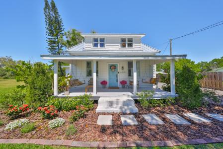 609 4th Ave SW, Ruskin, Florida 33570, USA