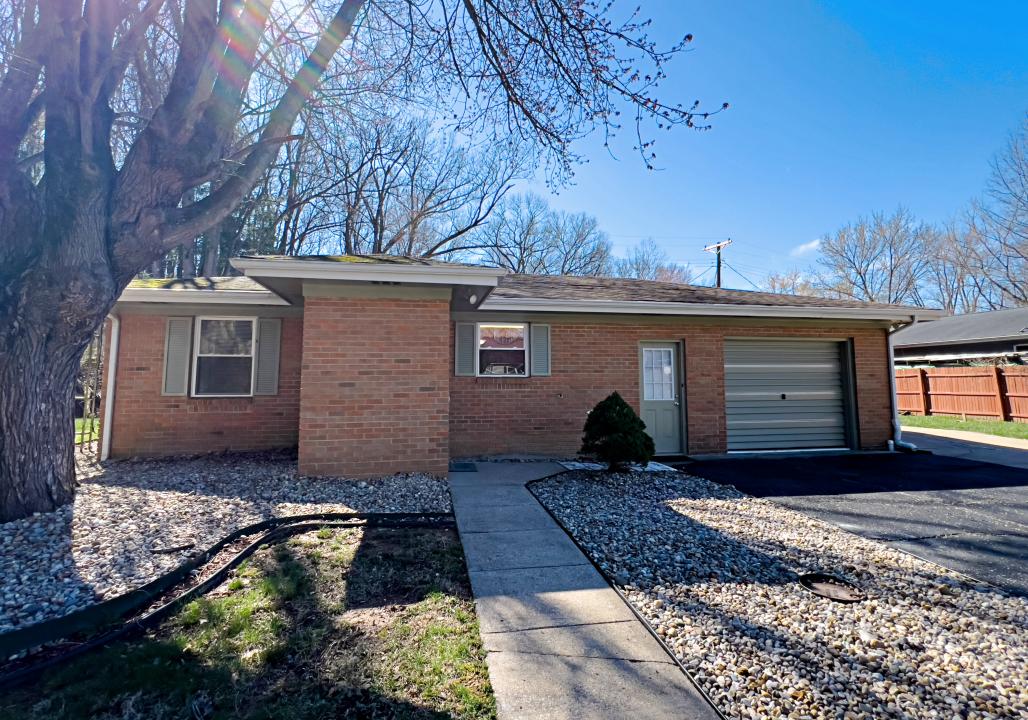 123 Earle Street, Crane, Indiana 47522, USA