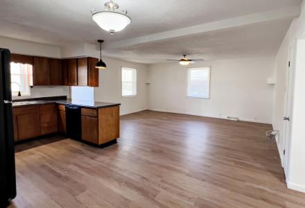 123 Earle Street, Crane, Indiana 47522, USA