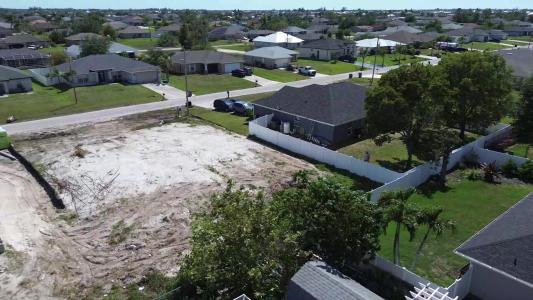2713 NW Nw 5th Terrace, Cape Coral, Florida 33993, USA