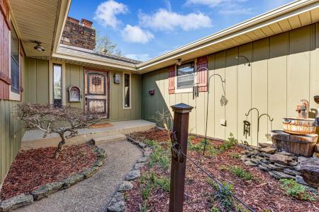 904 E Meadowlark Street, Springfield, Missouri 65810, USA