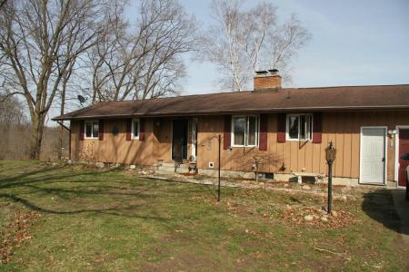 1029 Azaleamum Drive, Three Rivers, Michigan 49093, USA