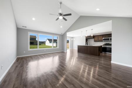 18306 Peregrine Drive, New Paris, Indiana 46553, Estados Unidos
