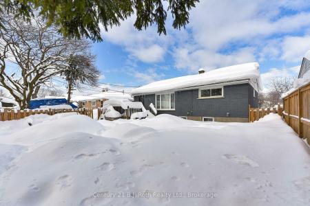311 JAMES STREET E, Orillia, 安大略省 L3V 1M4, 加拿大