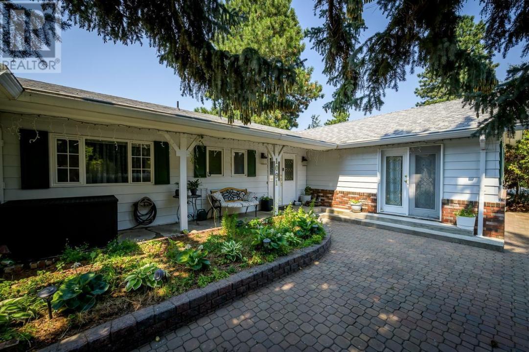 1091 WILDWOOD DRIVE, Kamloops, British Columbia V2C 5E1, Canada