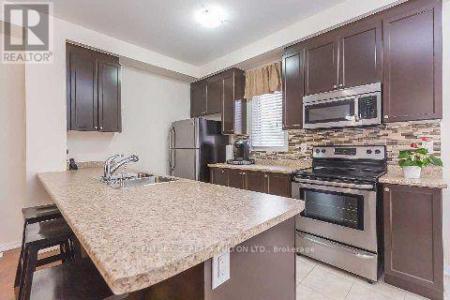 30 TERRY FOX STREET, Markham (cornell), Ontario L6B 0W4, Canada