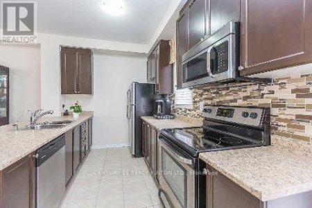 30 TERRY FOX STREET, Markham (cornell), Ontario L6B 0W4, Canada