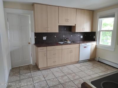 610 Avery Place 2nd Flr, Dunmore, بنسلفانيا 18512, الولايات المتحدة