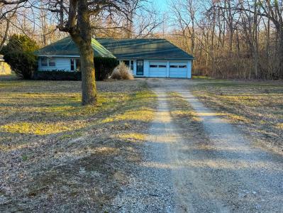 8322 East Road, Three Oaks, Michigan 49128, USA
