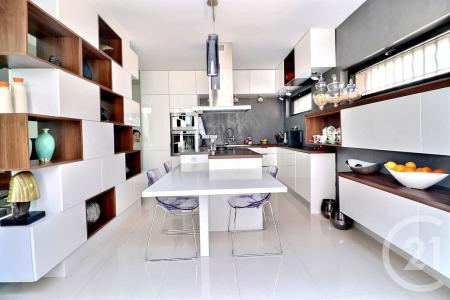 Les Lilas, Île-de-France 93260, France