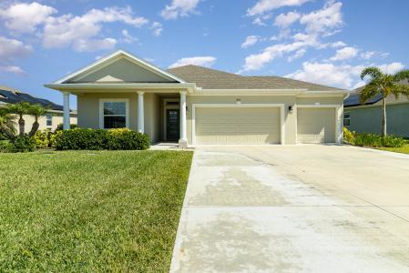 8331 Laguna Circle, Micco, Florida 32976