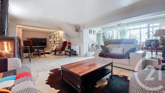 Torcy, Île-de-France 77200, France