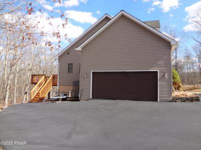 1100 Dewberry Drive, Hawley, Pennsylvania 18428, USA