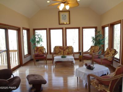 1100 Dewberry Drive, Hawley, 宾夕法尼亚州 18428, 美国